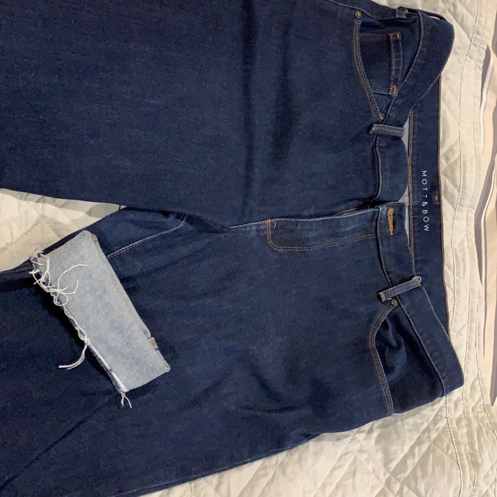 Mott and Bow dark wash cropped jeans